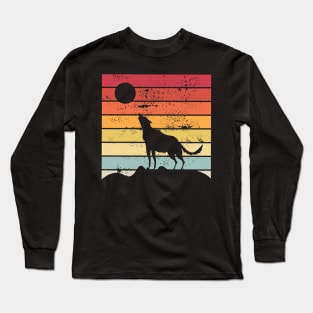 retro wolf howling at the full moon Long Sleeve T-Shirt